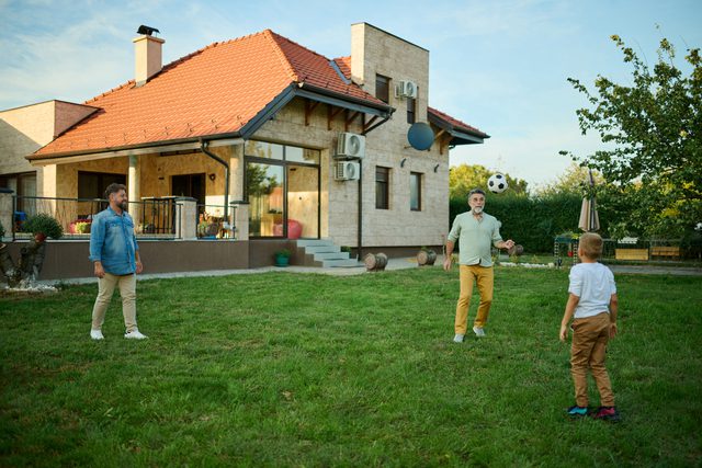 villa in campagna e infissi